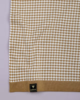 Niron Cream With White Knitted Cotton T-Shirt